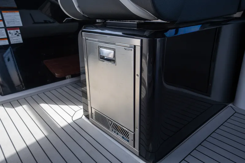 Slide: The Image of Cruisers 50 GLS 2024 - 19