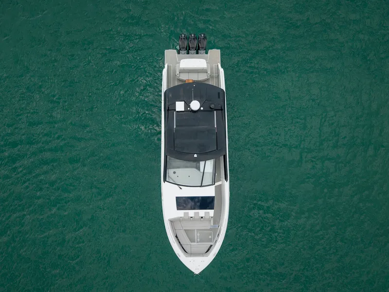 Slide: The Image of Cruisers 50 GLS 2024 - 6