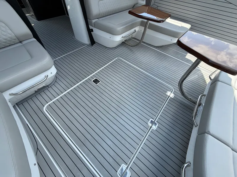 Slide: The Image of Cruisers 50 GLS Outboard 2024 - 10