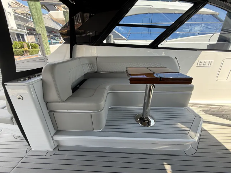 Slide: The Image of Cruisers 50 GLS Outboard 2024 - 17