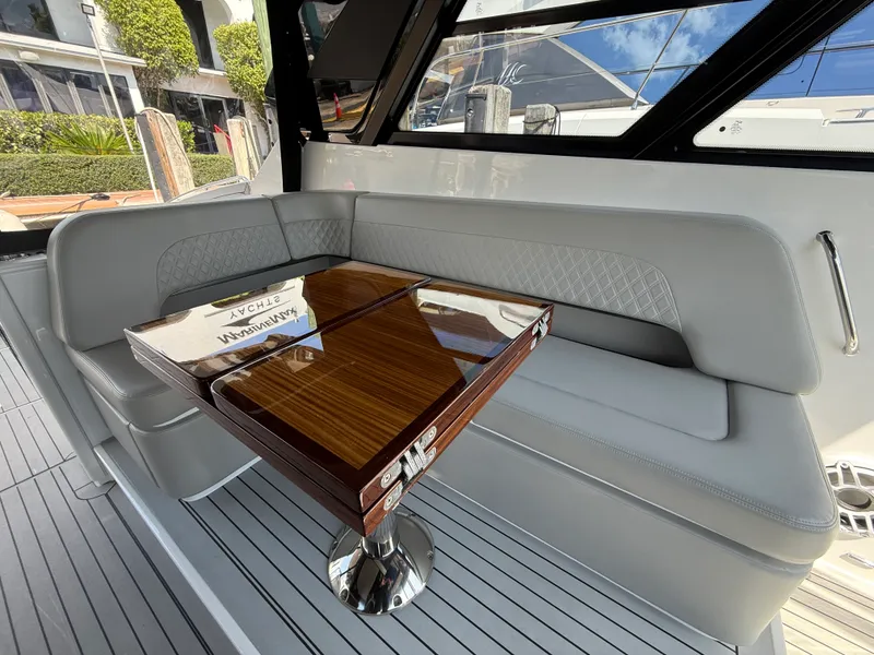 Slide: The Image of Cruisers 50 GLS Outboard 2024 - 18