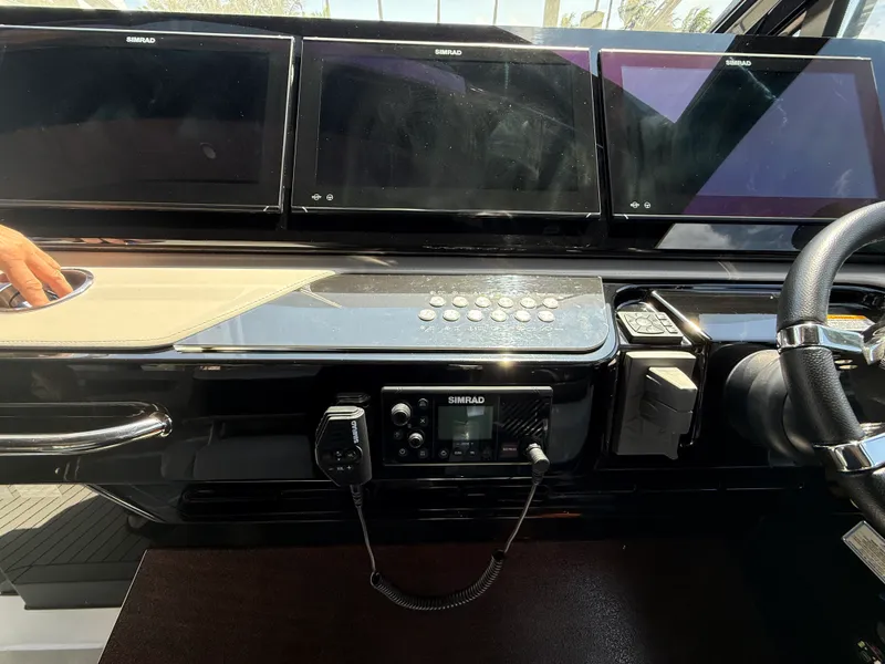 Slide: The Image of Cruisers 50 GLS Outboard 2024 - 23