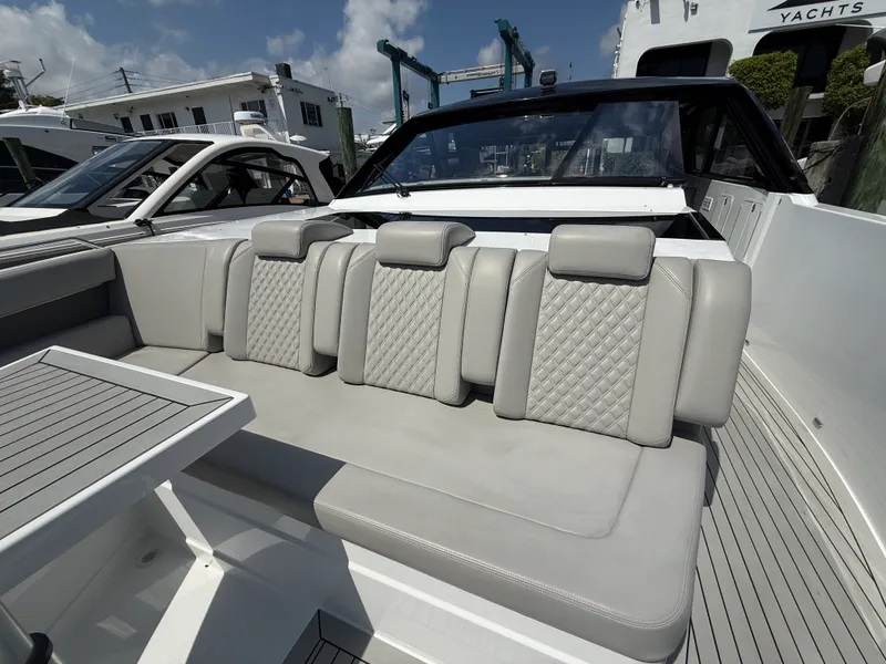 Slide: The Image of Cruisers 50 GLS Outboard 2024 - 32