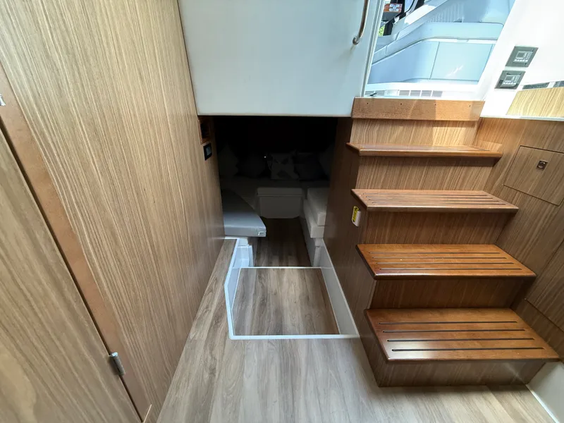 Slide: The Image of Cruisers 50 GLS Outboard 2024 - 38