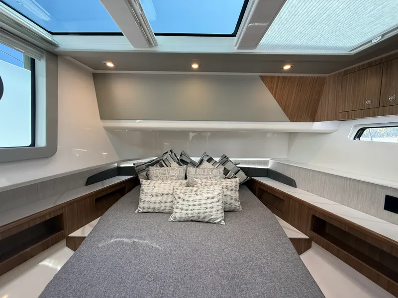 Slide: The Image of Cruisers 50 GLS Outboard 2024 - 49