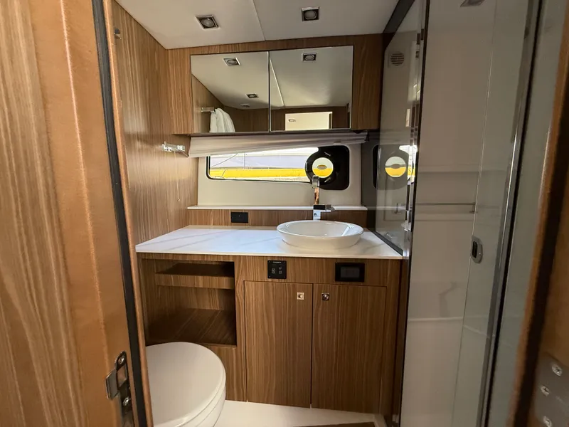 Slide: The Image of Cruisers 50 GLS Outboard 2024 - 51