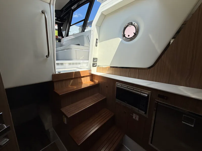 Slide: The Image of Cruisers 50 GLS Outboard 2024 - 58