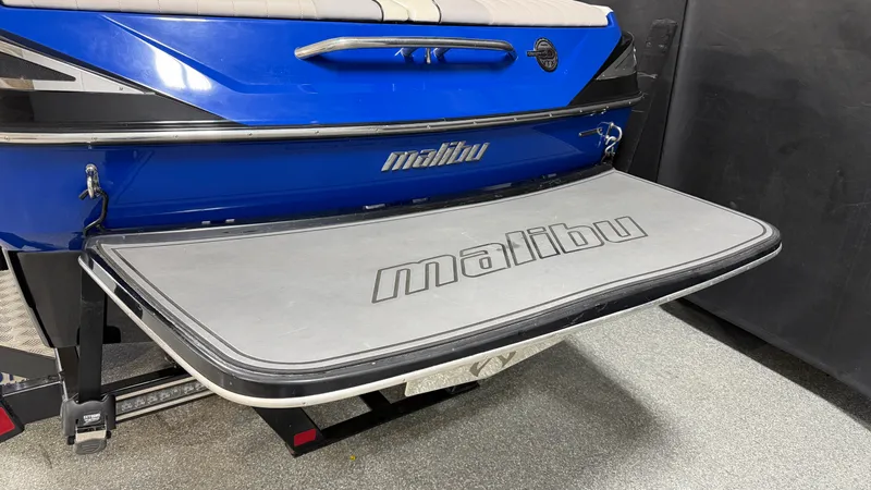 Slide: The Image of Malibu WAKESETTER VTX 2012 - 10