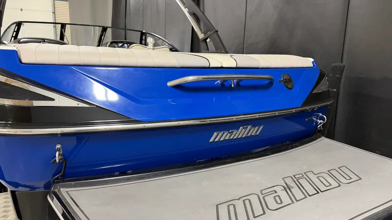 Slide: The Image of Malibu WAKESETTER VTX 2012 - 11
