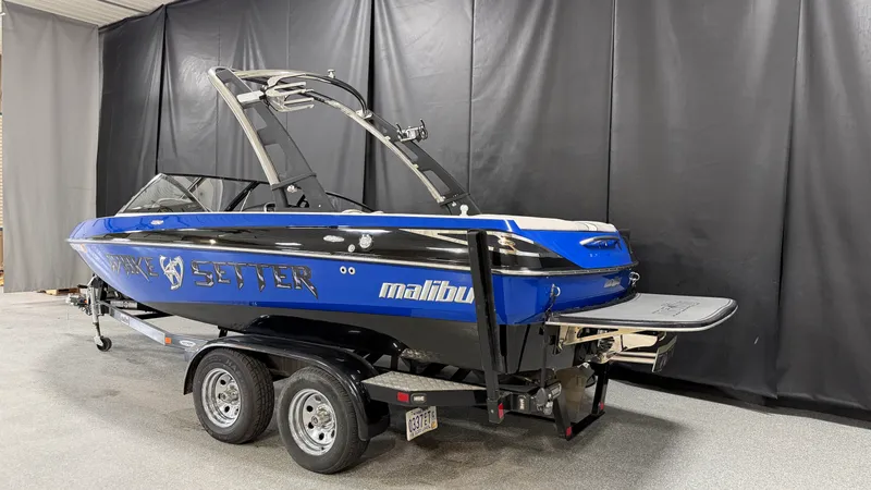 Slide: The Image of Malibu WAKESETTER VTX 2012 - 4