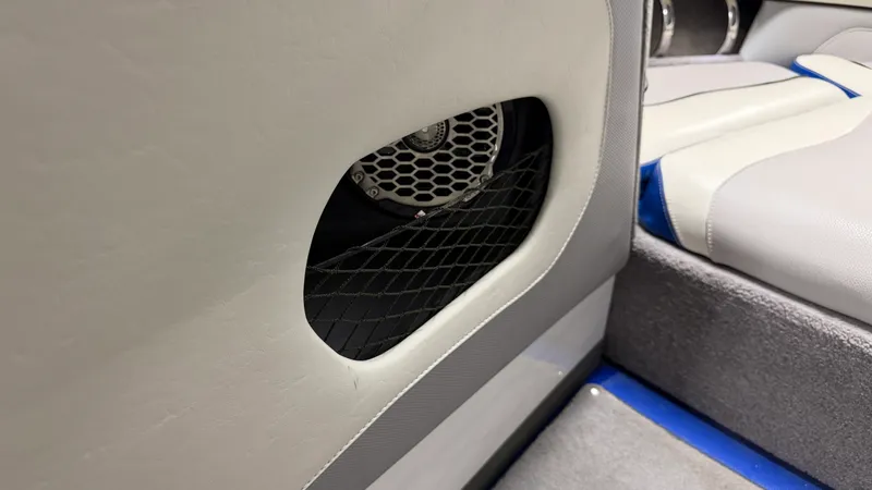 Slide: The Image of Malibu WAKESETTER VTX 2012 - 66