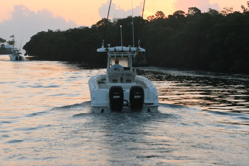 Slide: The Image of Boston Whaler 250 Outrage 2026 - 14