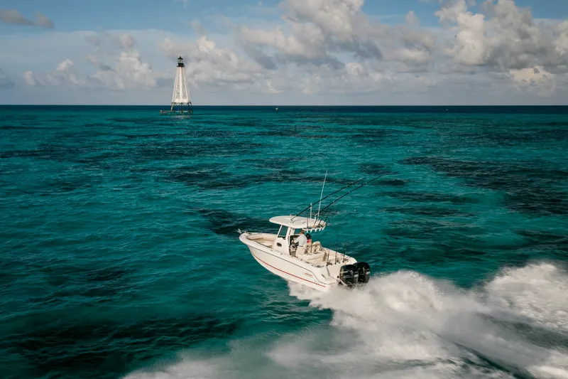 Slide: The Image of Boston Whaler 250 Outrage 2026 - 37