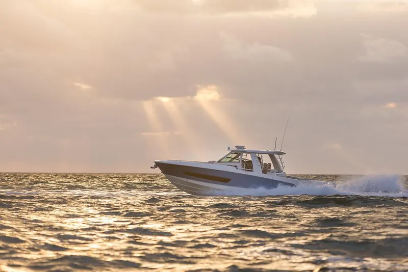 Slide: The Image of Boston Whaler 420 Outrage 2026 - 21