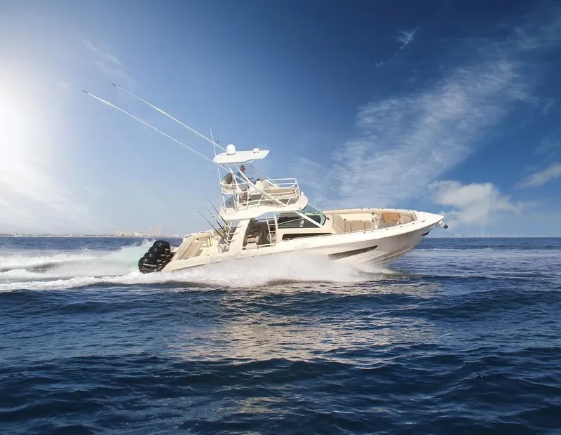 Slide: The Image of Boston Whaler 420 Outrage 2026 - 60