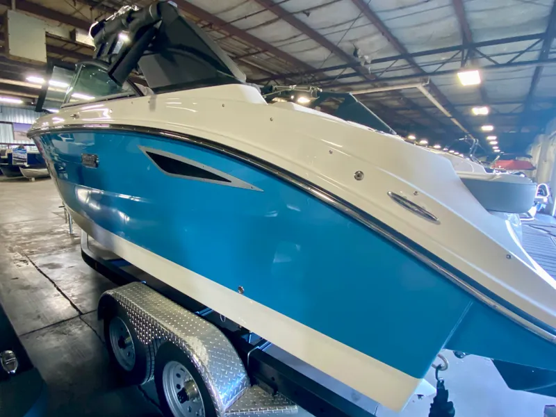 Slide: The Image of Sea Ray SDX 230 2026 - 8