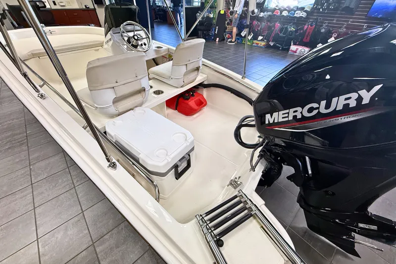 Slide: The Image of Boston Whaler 130 Super Sport 2026 - 5