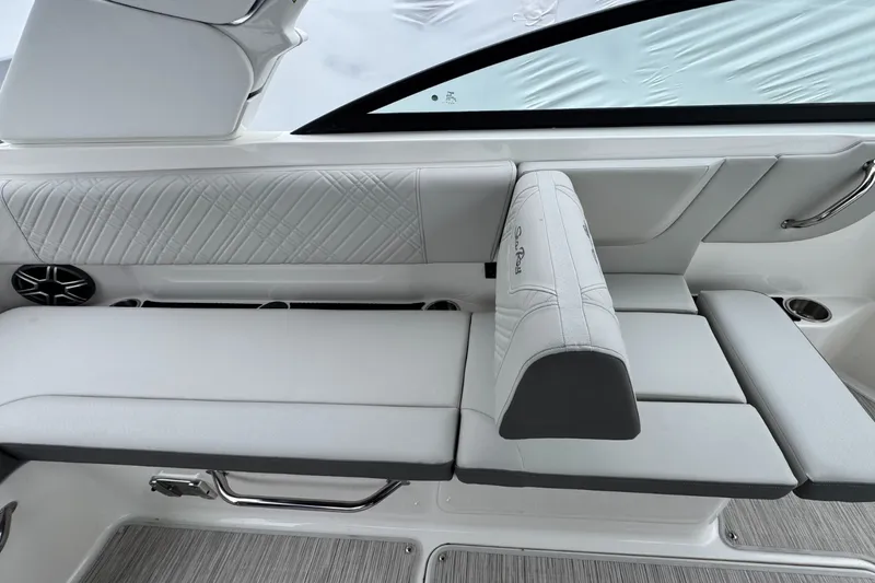 Slide: The Image of Sea Ray SDX 250 Outboard 2026 - 19
