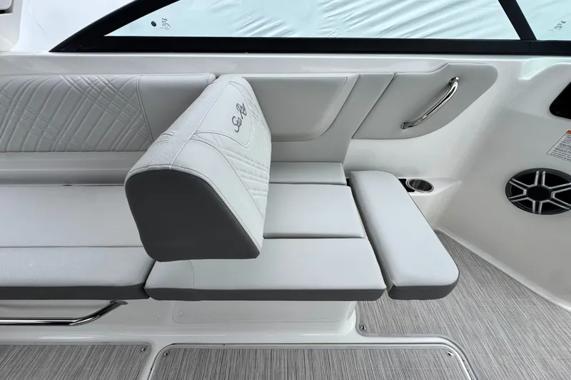Slide: The Image of Sea Ray SDX 250 Outboard 2026 - 20