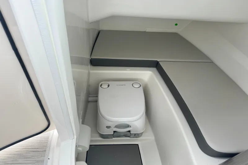 Slide: The Image of Sea Ray SDX 250 Outboard 2026 - 27