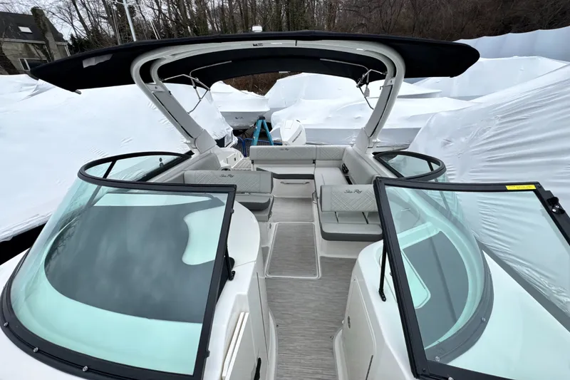 Slide: The Image of Sea Ray SDX 250 Outboard 2026 - 39