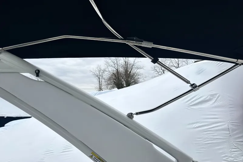 Slide: The Image of Sea Ray SDX 250 Outboard 2026 - 40