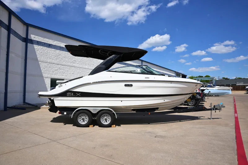 Slide: The Image of Sea Ray SLX 260 2026 - 0