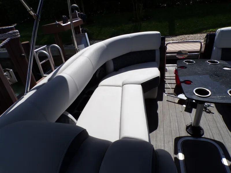 Slide: The Image of Harris GRAND MARINER 23 2022 - 12