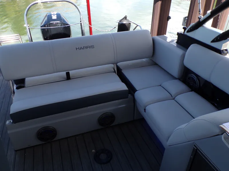 Slide: The Image of Harris GRAND MARINER 23 2022 - 27