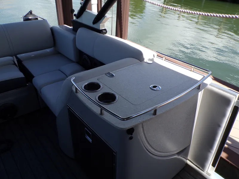 Slide: The Image of Harris GRAND MARINER 23 2022 - 28