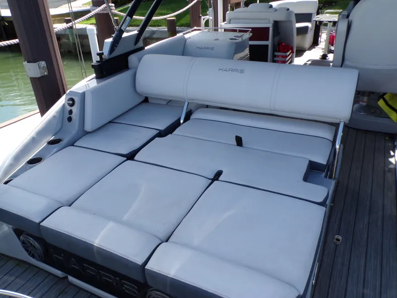 Slide: The Image of Harris GRAND MARINER 23 2022 - 30