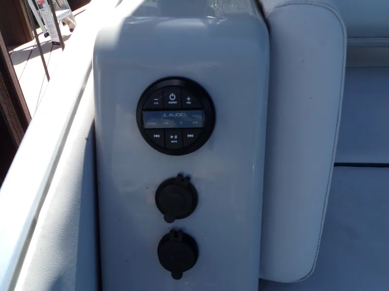 Slide: The Image of Harris GRAND MARINER 23 2022 - 31