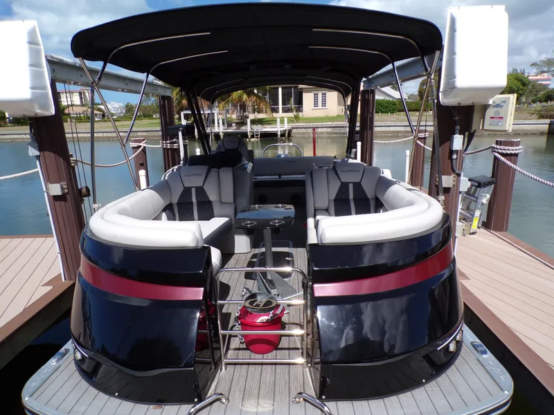 Slide: The Image of Harris GRAND MARINER 23 2022 - 4