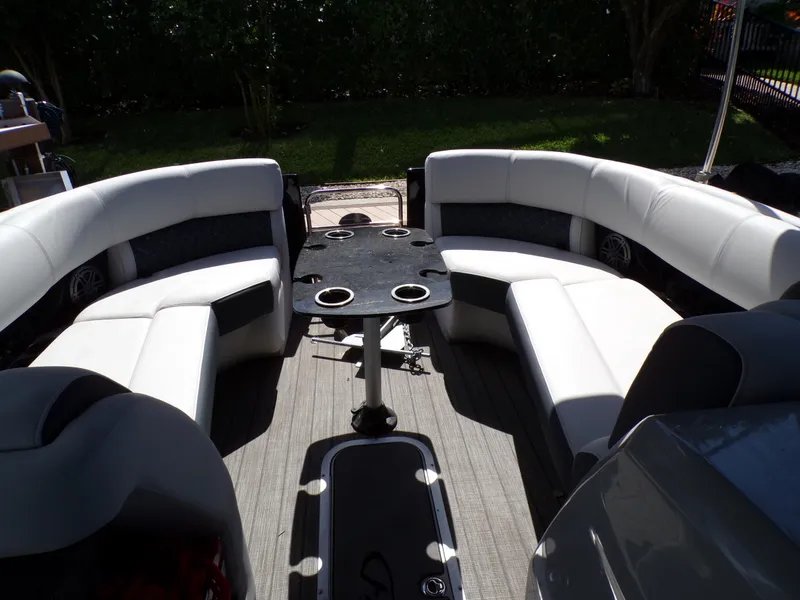 Slide: The Image of Harris GRAND MARINER 23 2022 - 49