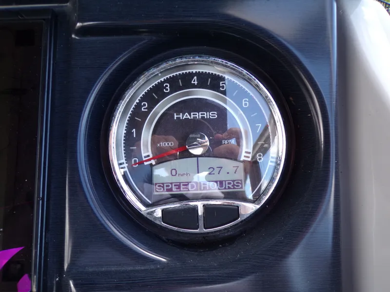 Slide: The Image of Harris GRAND MARINER 23 2022 - 6