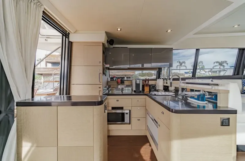 Slide: The Image of Prestige 560 2018 - 11