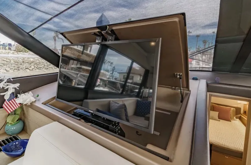 Slide: The Image of Prestige 560 2018 - 15