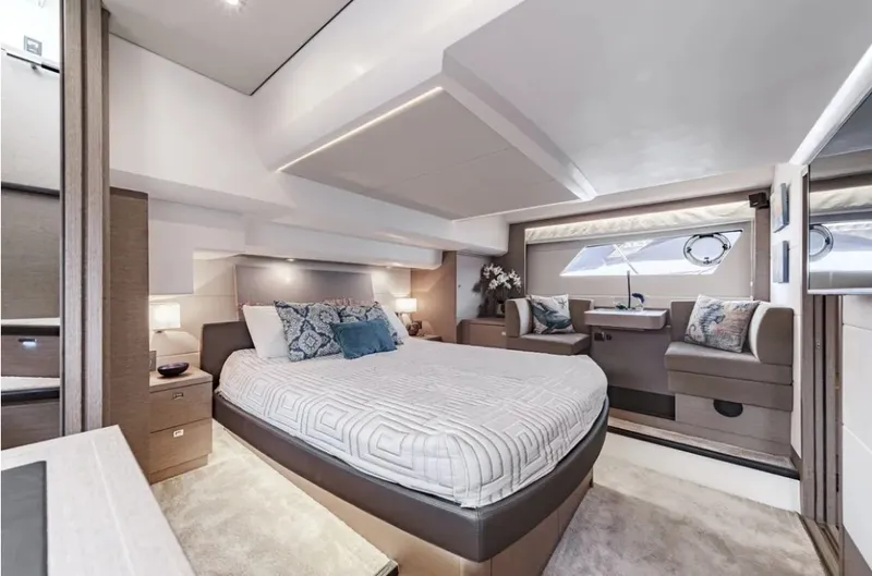 Slide: The Image of Prestige 560 2018 - 16