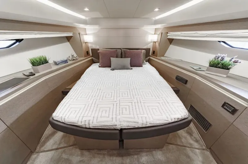 Slide: The Image of Prestige 560 2018 - 21