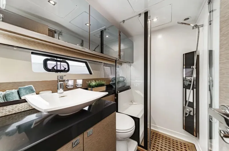 Slide: The Image of Prestige 560 2018 - 23