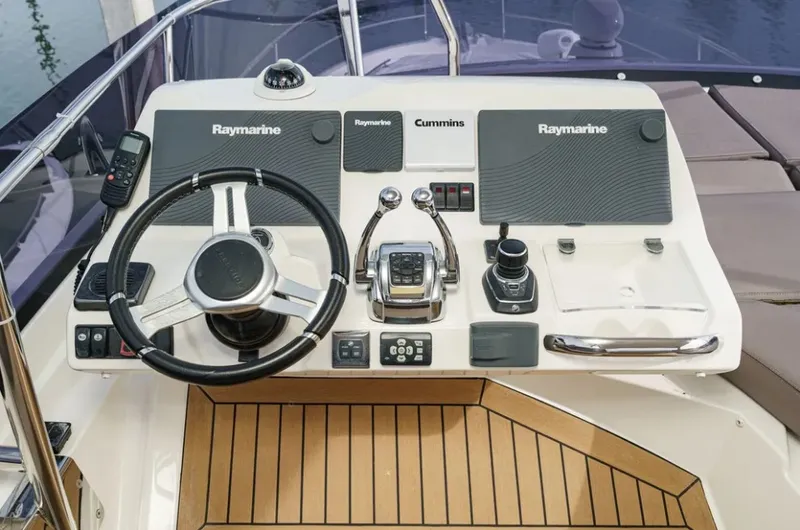 Slide: The Image of Prestige 560 2018 - 5