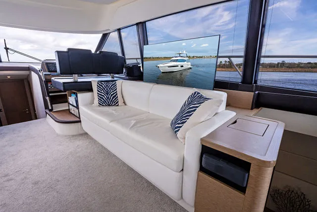Slide: The Image of Prestige 560 2018 - 29