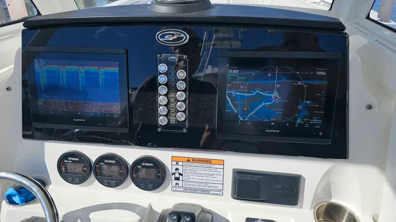 Slide: The Image of Sea Fox 268 COMMANDER 2024 - 26