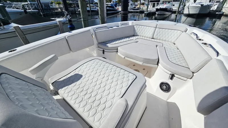 Slide: The Image of Sea Fox 268 COMMANDER 2024 - 37