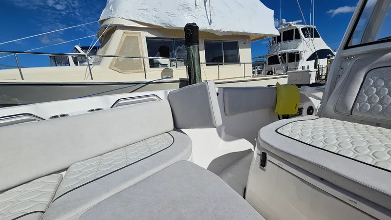 Slide: The Image of Sea Fox 268 COMMANDER 2024 - 39