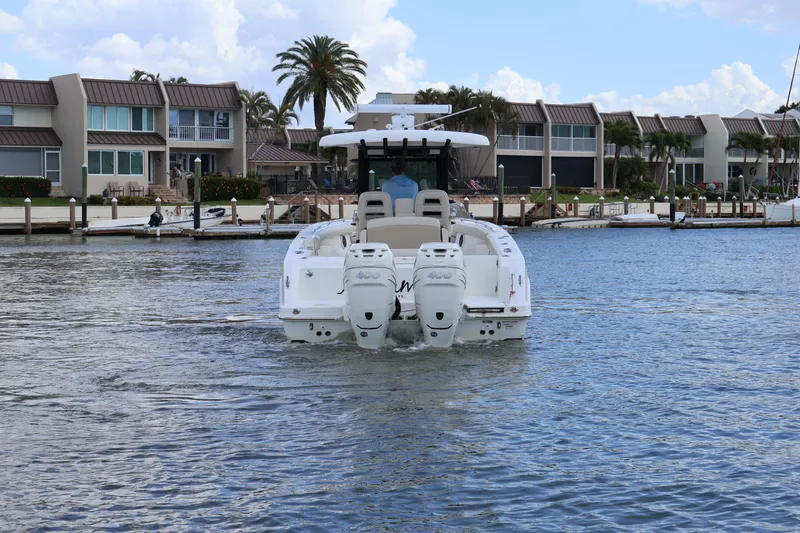 Slide: The Image of Boston Whaler 330 Outrage 2023 - 11