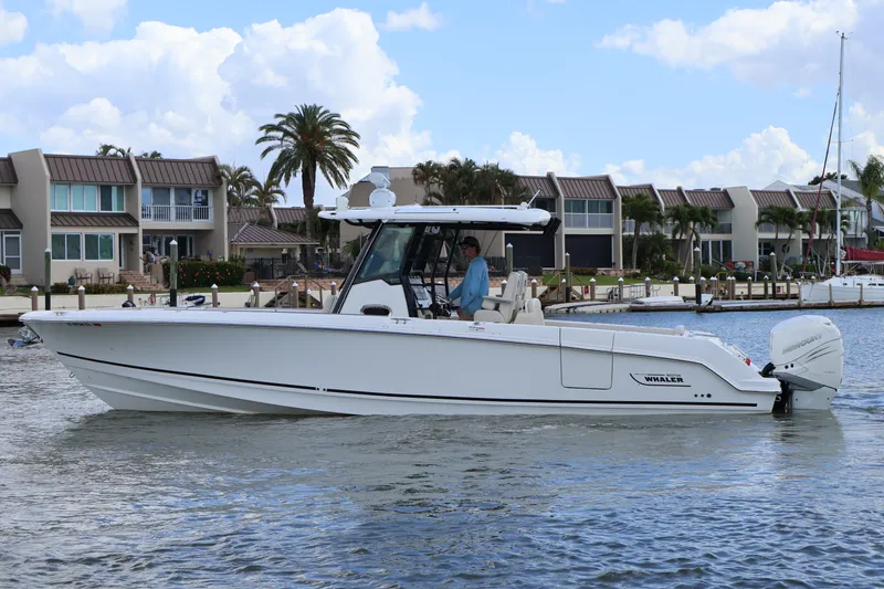 Slide: The Image of Boston Whaler 330 Outrage 2023 - 16