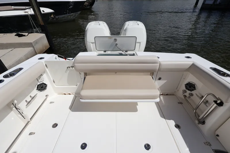 Slide: The Image of Boston Whaler 330 Outrage 2023 - 29