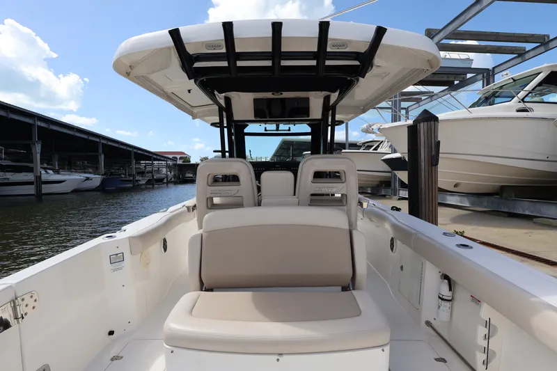 Slide: The Image of Boston Whaler 330 Outrage 2023 - 31