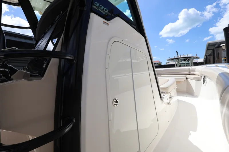 Slide: The Image of Boston Whaler 330 Outrage 2023 - 42